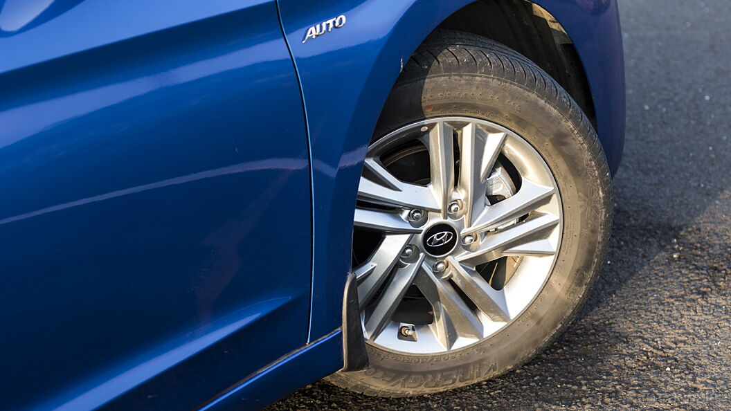 Hyundai Elantra Wheels-Tyres
