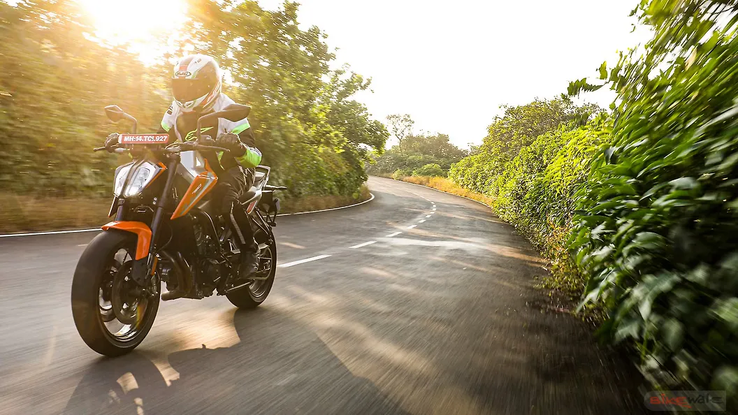 KTM 790 Duke Side Indicators Image – BikeWale