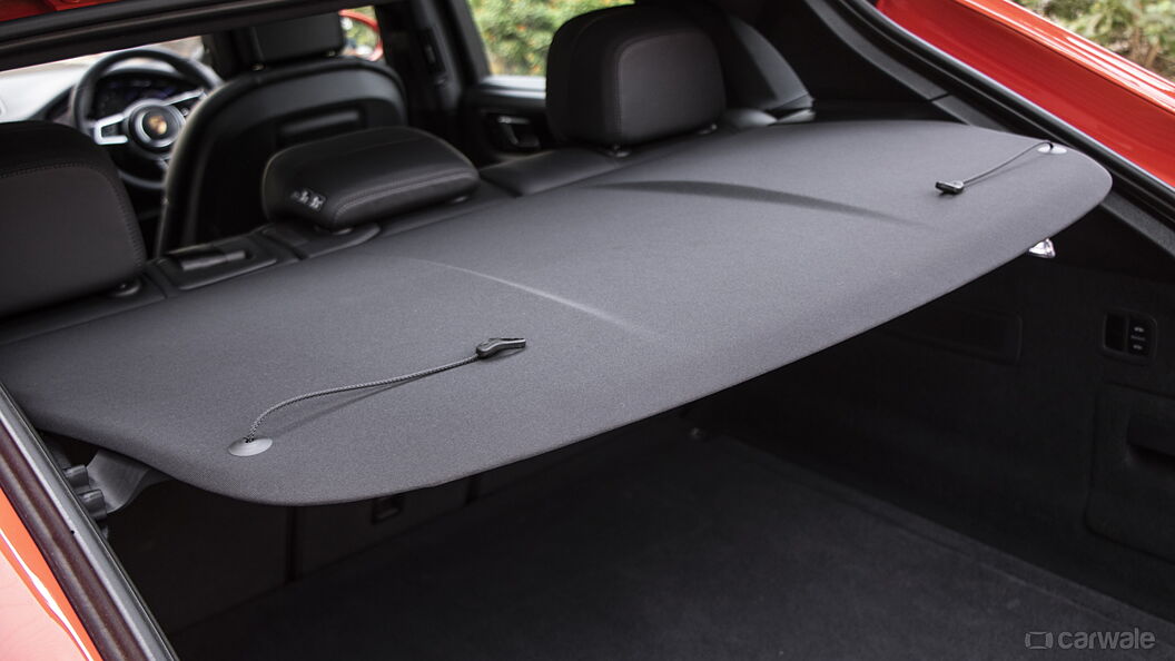 Porsche Cayenne Coupe Bootspace with Parcel Tray/Retractable