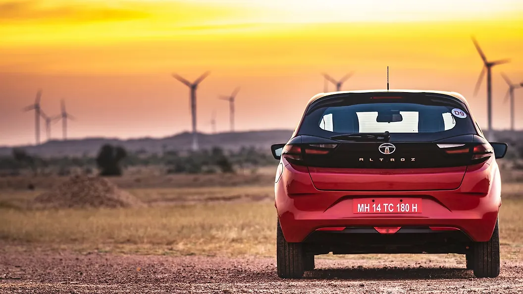 Tata Altroz Photo, Rear view Image CarWale