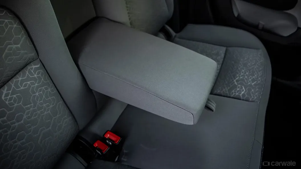 Altroz Rear Arm Rest Image, Altroz Photos in India CarWale