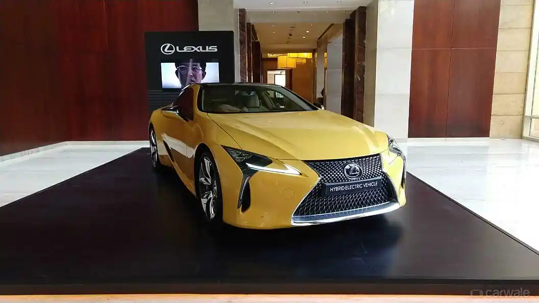 लेक्सस lc 500h सामने का दृश्य
