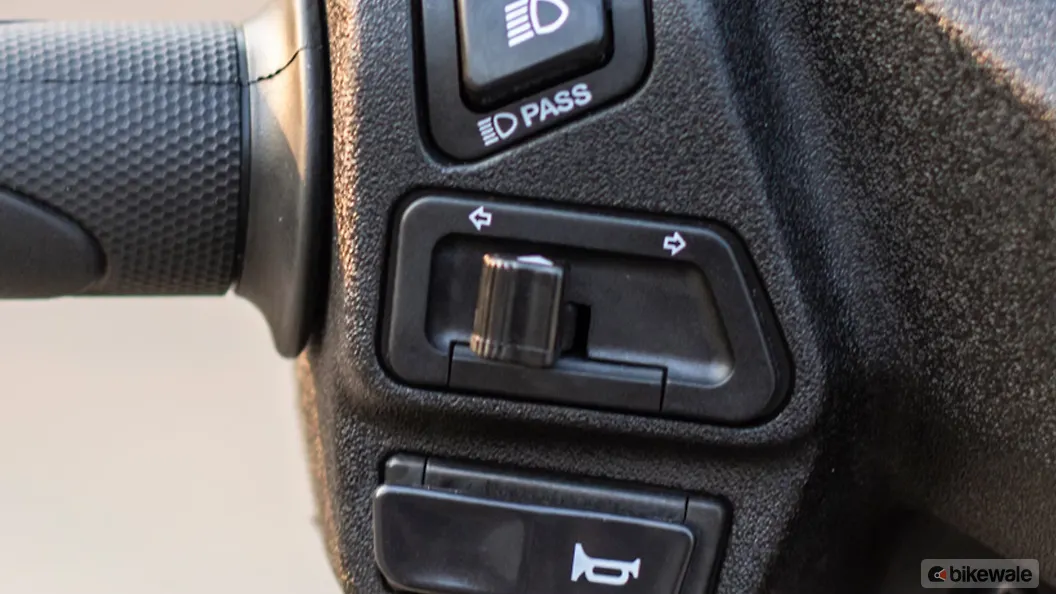 Honda Activa 6G Turn Indicators Switch Image BikeWale