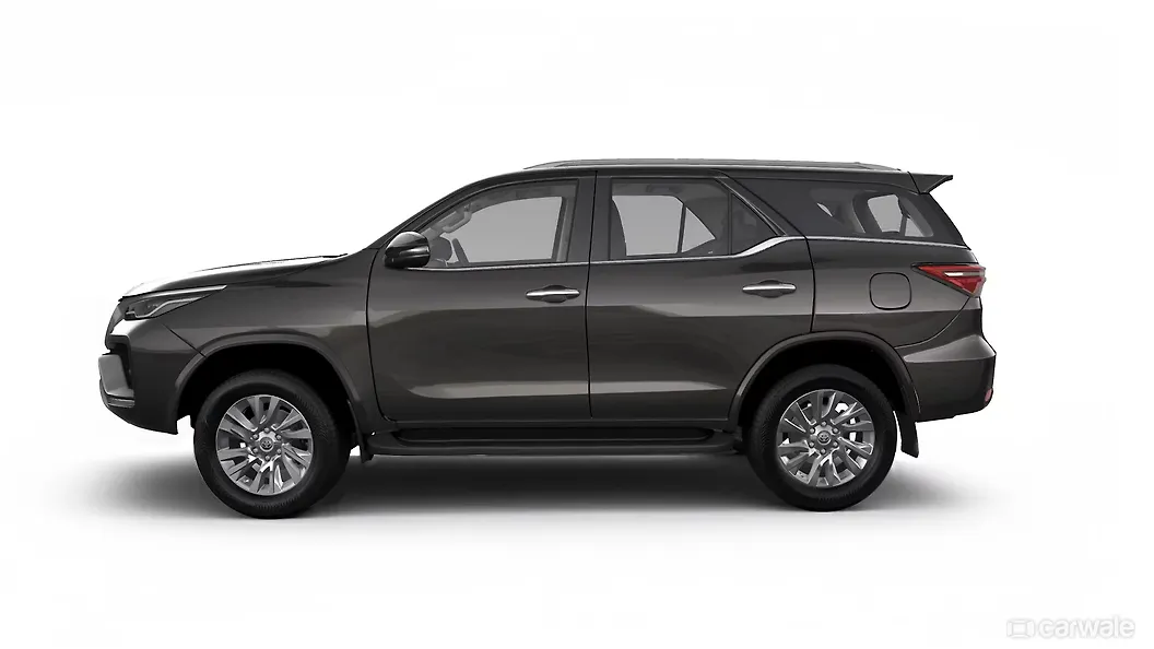 टोयोटा फ़ॉर्च्यूनर लेफ्ट साइड दृश्य