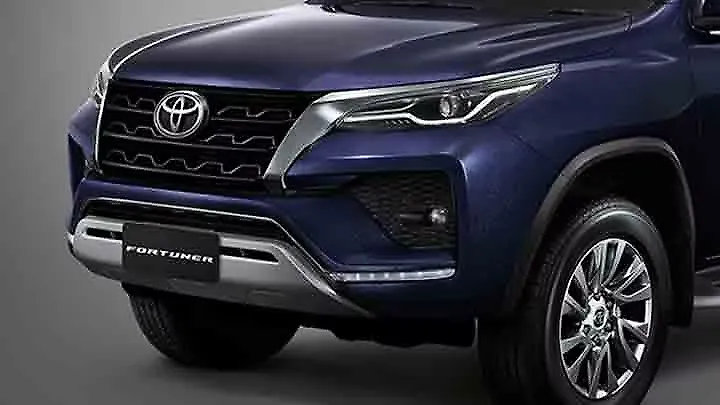 fortuner-facelift-front-view fortuner-facelift-front-view
