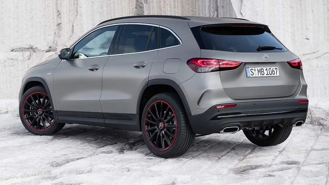 Mercedes-Benz-New-GLA-Right-Side Mercedes-Benz-New-GLA-Right-Side