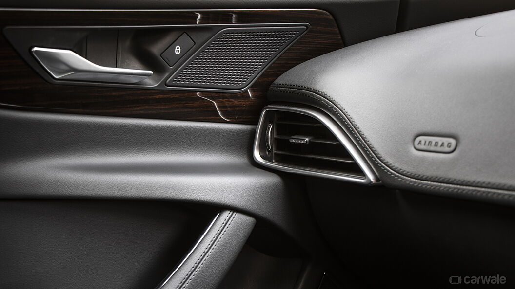 Jaguar XE Interior