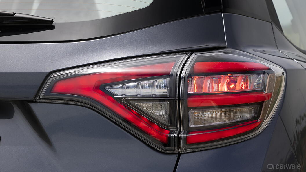 XUV400 Tail Light/Tail Lamp Image, XUV400 Photos in India - CarWale