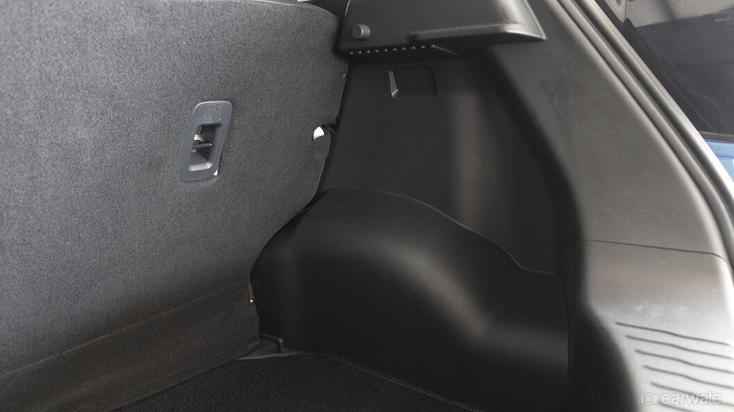 Mahindra XUV400 Boot Rear Seat Fold/Unfold Switches