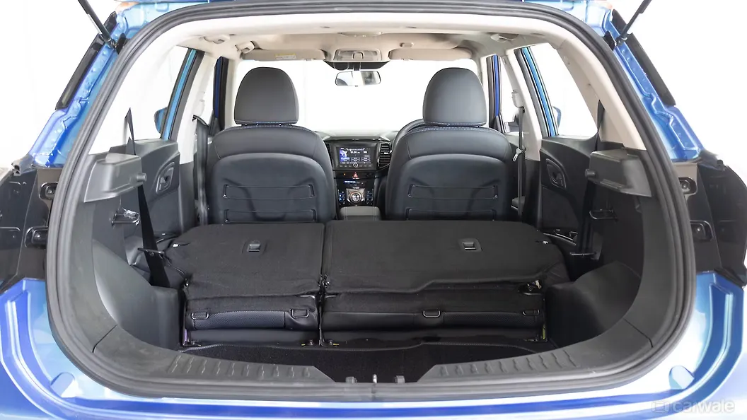 XUV400 Bootspace Rear Seat Folded Image, XUV400 Photos in India CarWale