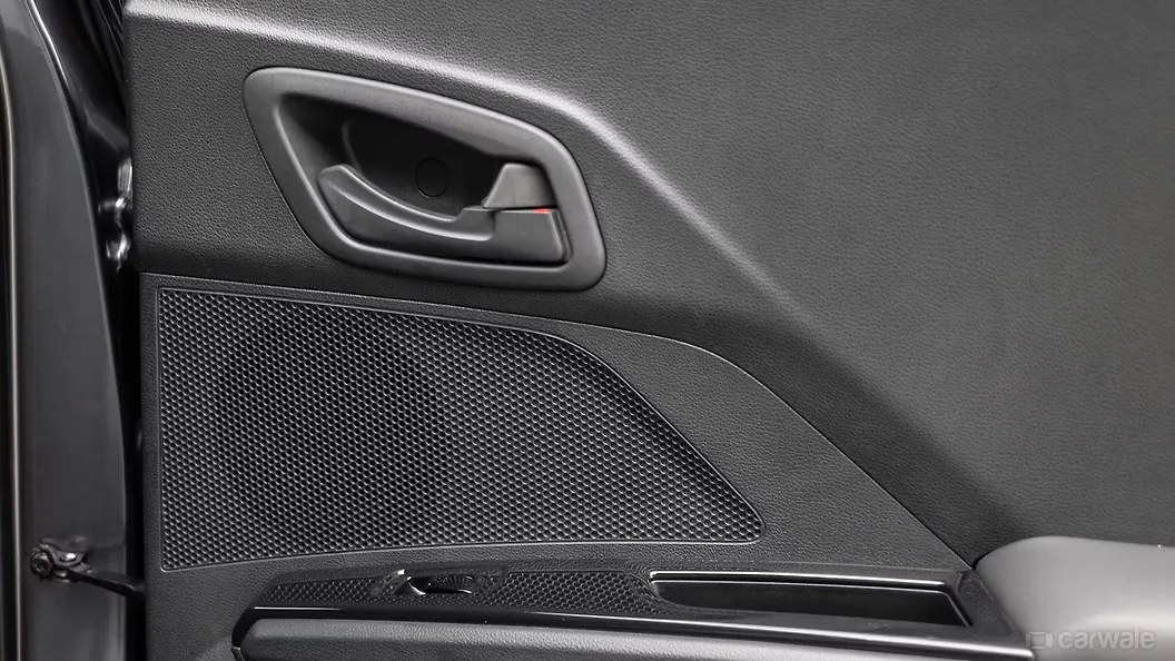 XUV400 Rear Power Window Switches Image, XUV400 Photos in India CarWale