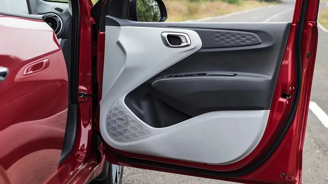 Grand i10 Nios Door Door Handles Image, Grand i10 Nios Photos in India CarWale