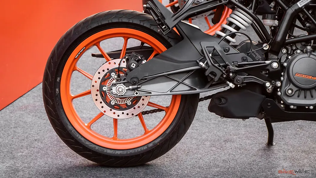 KTM RC 125 [2020] Rear Wheel & Tyre Image – BikeWale