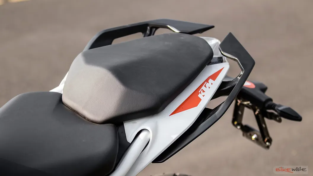 KTM 200 Duke [2021] Seat Image BikeWale