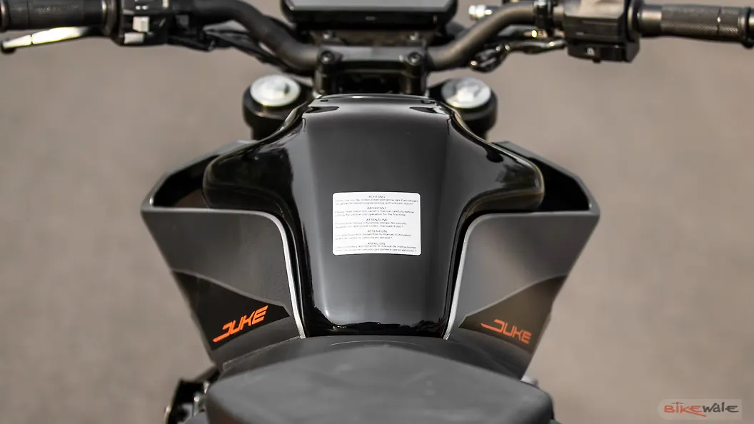 KTM 390 Duke [2021] Fuel Tank Image BikeWale