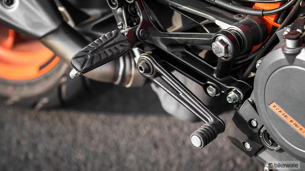 KTM 390 Duke [2021] Rear Suspension Image BikeWale