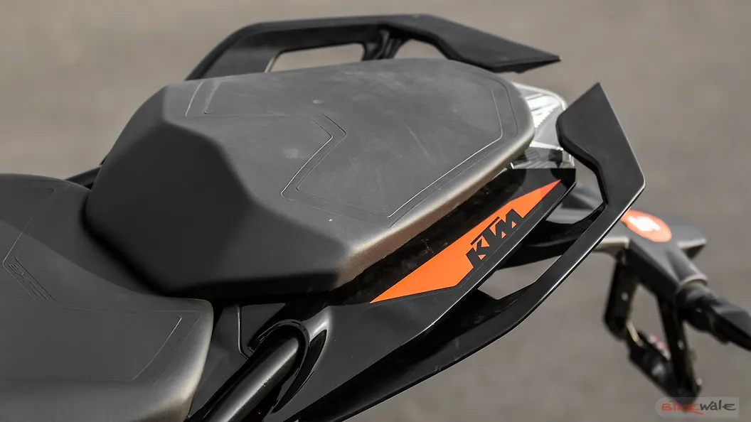 KTM 390 Duke [2021] Seat Image BikeWale