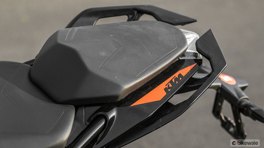 KTM 390 Duke [2021] RHS Switchgear Image – BikeWale