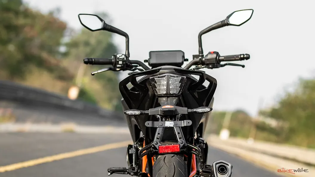 duke 390 tail