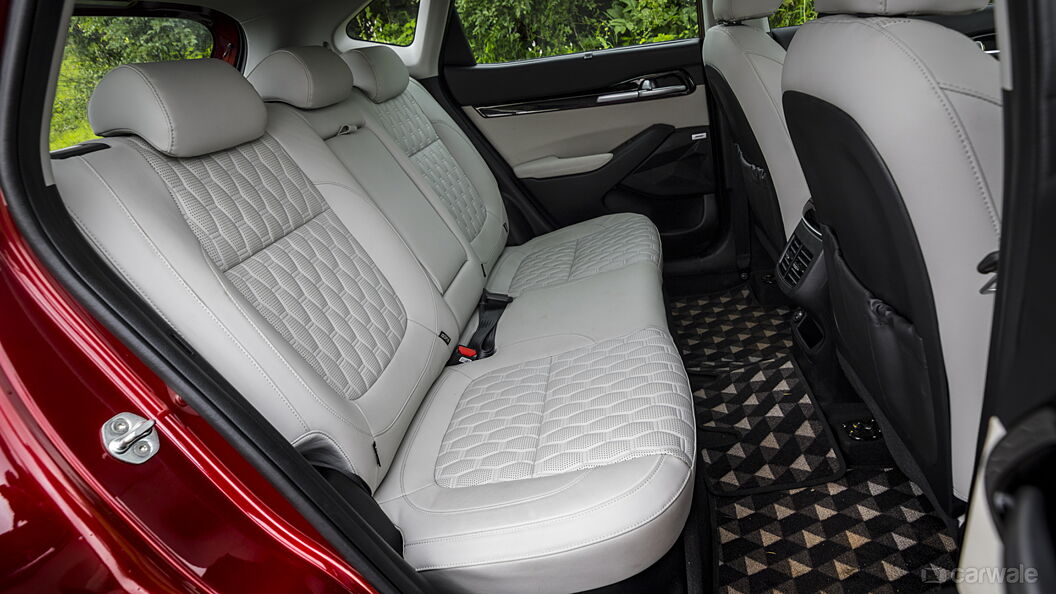 Discontinued Kia Seltos 2019 Rear Seat Space
