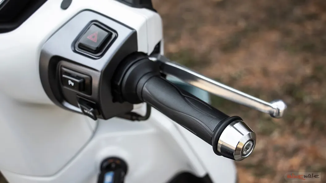 TVS iQube Handlebar Image BikeWale