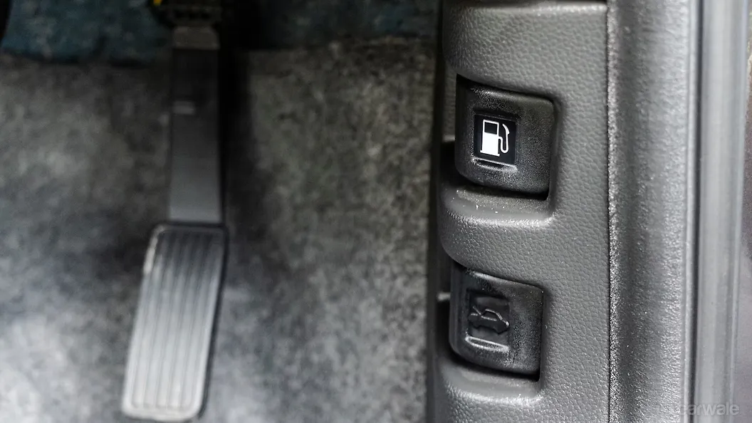 Amaze Boot Release Lever/Fuel Lid Release Lever Image, Amaze Photos in