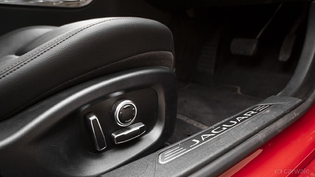 Jaguar XE Front-Seats
