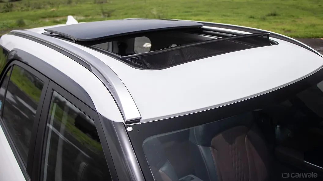 Alcazar Sunroof/Moonroof Image, Alcazar Photos in India CarWale