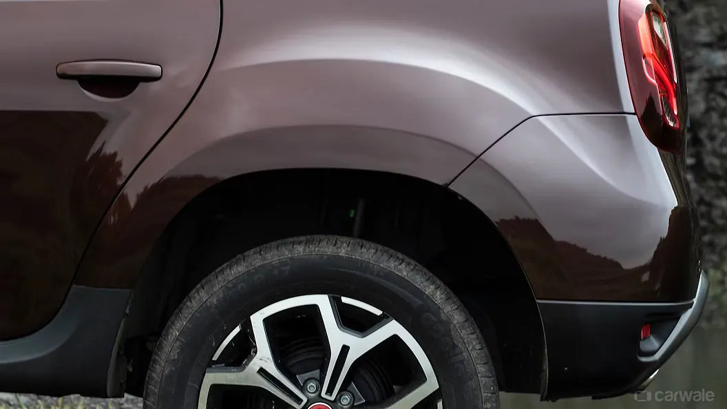Duster Rear Fender Image, Duster Photos in India CarWale