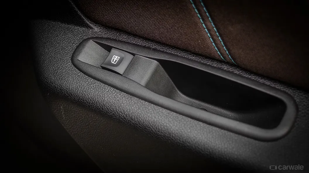 Duster Rear Power Window Switches Image, Duster Photos in India CarWale