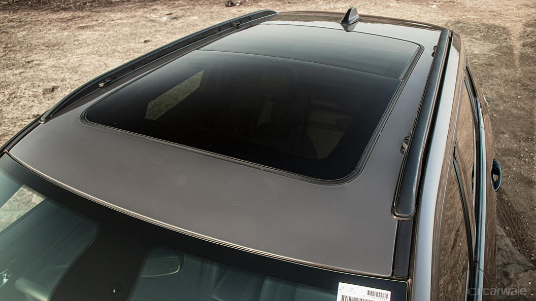 Compass Car Roof Image, Compass Photos in India - CarWale