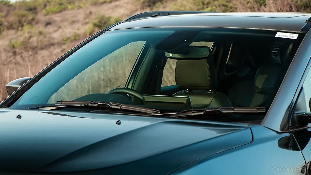 Compass Front Windshield/Windscreen Image, Compass Photos in India CarWale