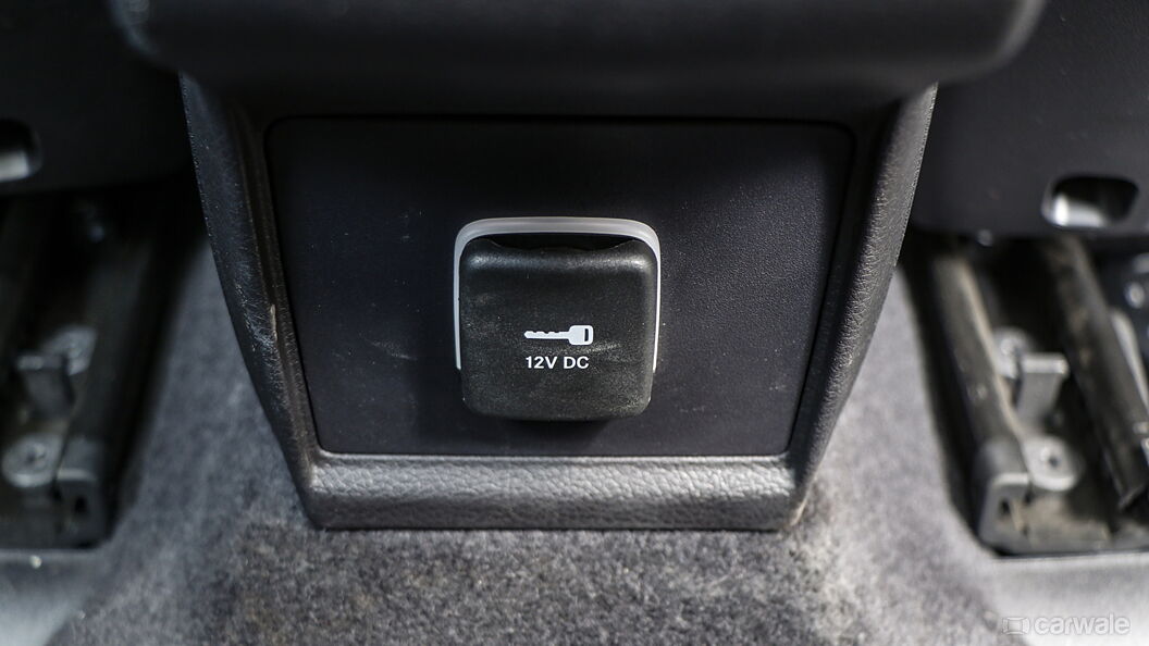 Jeep Compass Rear Row Charging Point