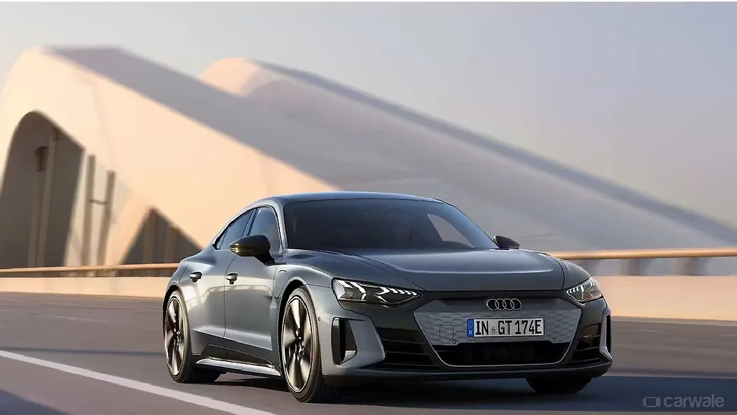 ऑडी ई-ट्रोन जीटी ठीक सामने तीन चौथाई