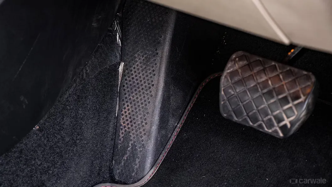 Rapid TSI Dead Pedal Image, Rapid TSI Photos in India CarWale