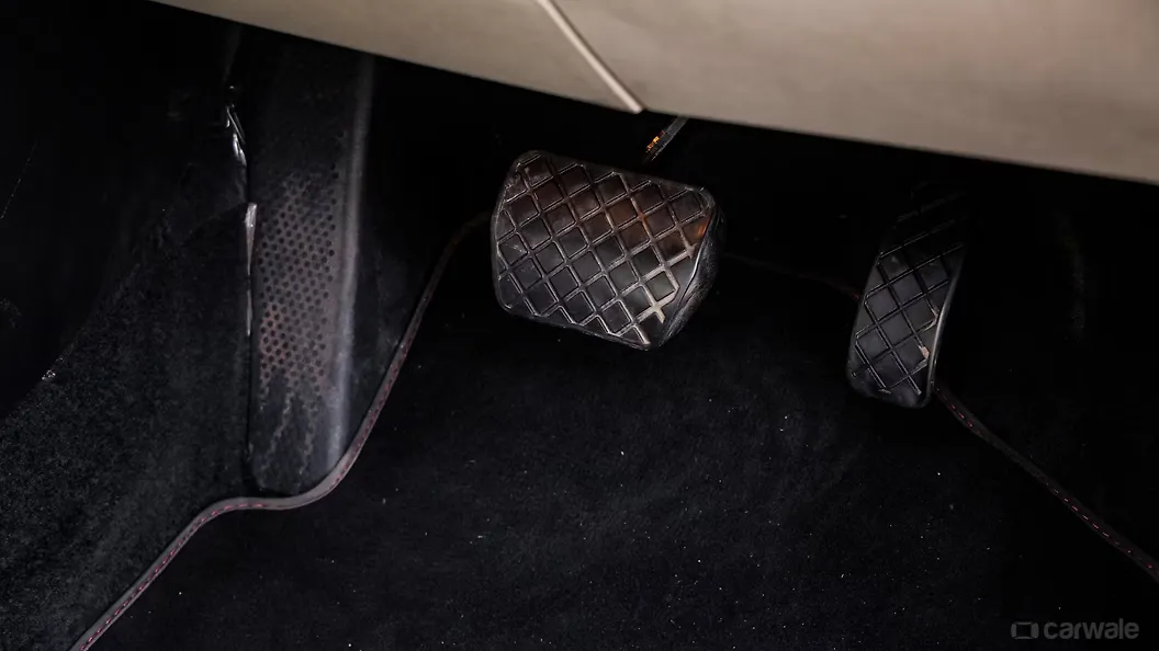 Rapid TSI Pedals/Foot Controls Image, Rapid TSI Photos in India CarWale