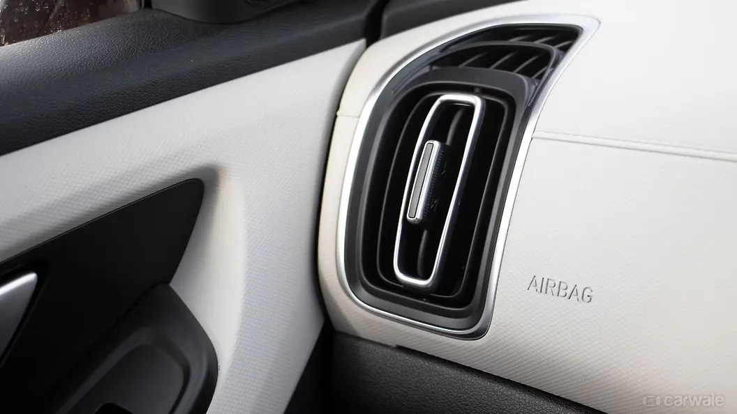 Creta Front Passenger Air Vent Image, Creta Photos in India CarWale
