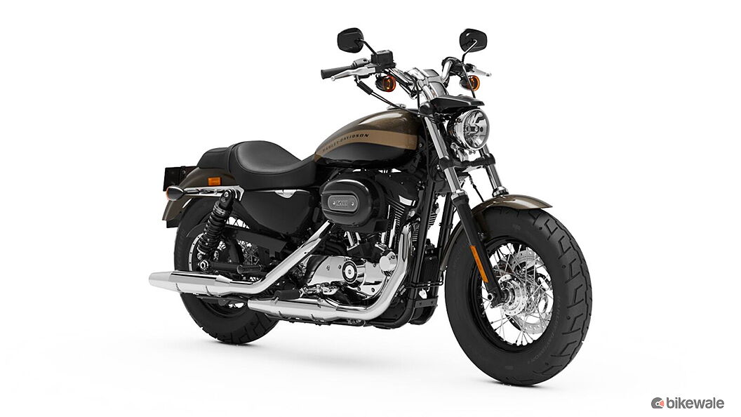 Harley-Davidson 1200 Custom Front Three-Quarter