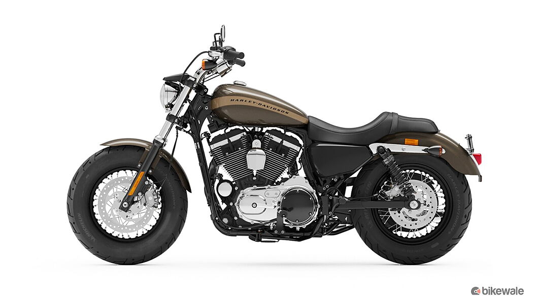 Harley-Davidson 1200 Custom Side