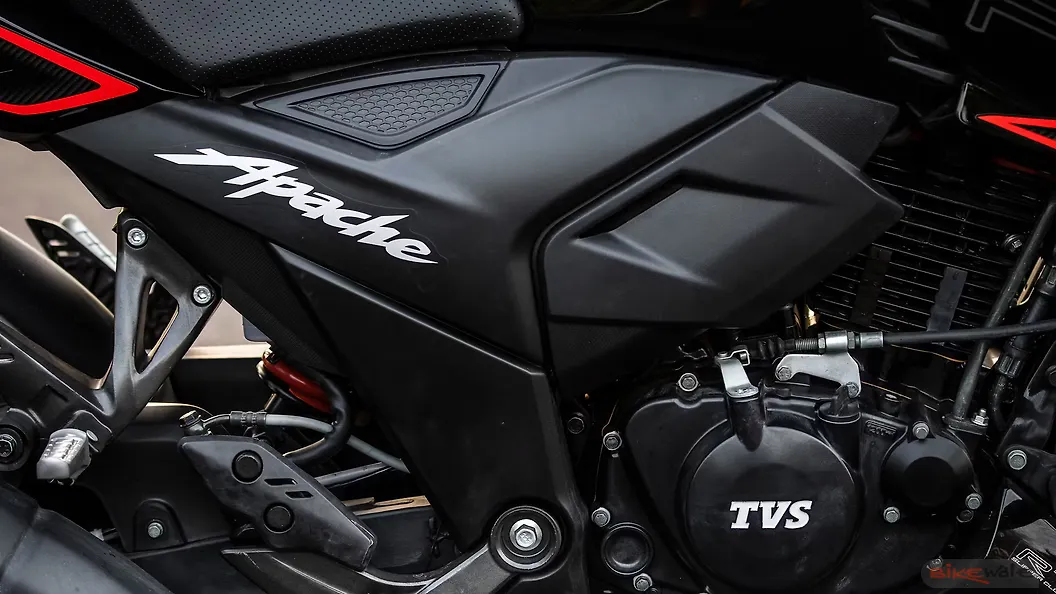 2025 TVS Apache RTR 200 4V :- स्पोर्टी लुक, दमदार इंजन और लाजवाब फीचर्स के साथ लांच हुई  नई TVS Apache RTR 200 4V, जानिए कीमत !