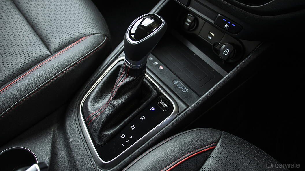 Verna Gear Shifter/Gear Shifter Stalk Image, Verna Photos in India ...