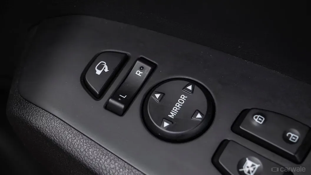 Verna Outer Rear View Mirror ORVM Controls Image, Verna Photos in India