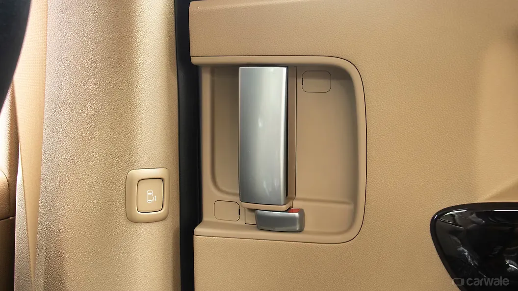 Carnival Rear Door Pad Handle Image, Carnival Photos in India CarWale