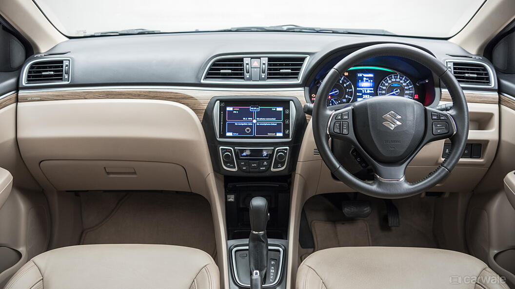 https://imgd.aeplcdn.com/1056x594/n/cw/ec/48542/ciaz-interior-dashboard.jpeg?q=75&wm=1