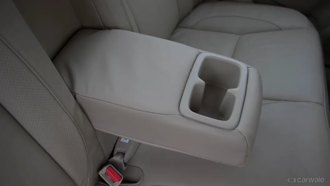 Ciaz Rear Row Centre Arm Rest Image, Ciaz Photos in India CarWale