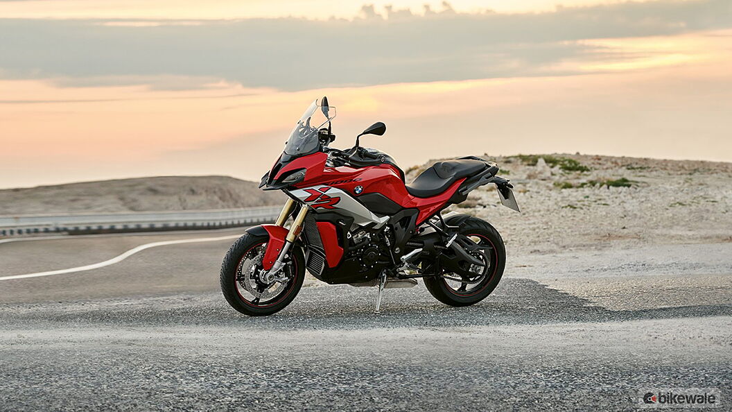 BMW S 1000 XR Action