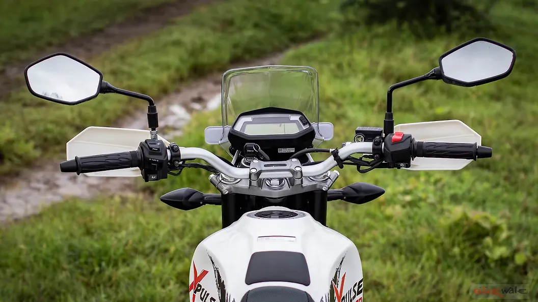 Hero Xpulse 200 Handlebar Image BikeWale