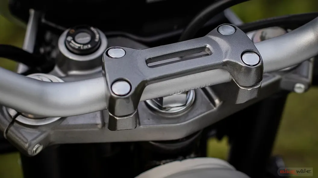 Hero Xpulse 200 Handlebar Image BikeWale