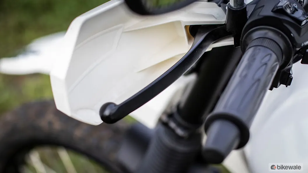 Hero Xpulse 200 Clutch Lever Image BikeWale