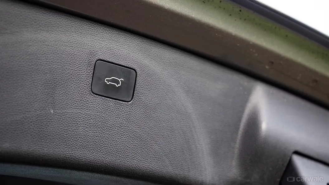 Hector [20192021] Boot Release Lever/Fuel Lid Release Lever Image